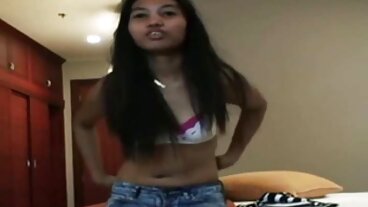 Babes.Com இன் கொம்பு நிக்கோல் அனிஸ்டனுடன் சோபா ஸ்க்ரூவில்