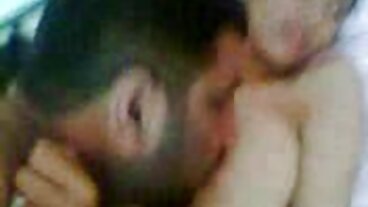ரியாலிட்டி கிங்ஸின் அழகிய பைக்காரா இரத்தத்துடன் விளையாட்டு பேங்