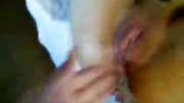 ஜூல்ஸ் ஜோர்டானில் இருந்து அழகான எமிலி வில்லிஸுடன் ஹேண்ட்ஜாப் செக்ஸ்